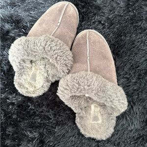Ugg scuffete slippers
